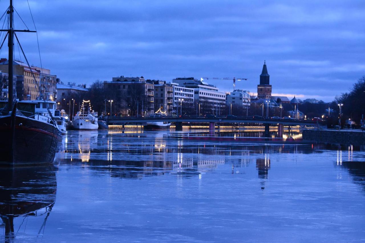 Riverside Lux With 2 Bedrooms, Car Park Garage And Sauna Turku Exterior photo